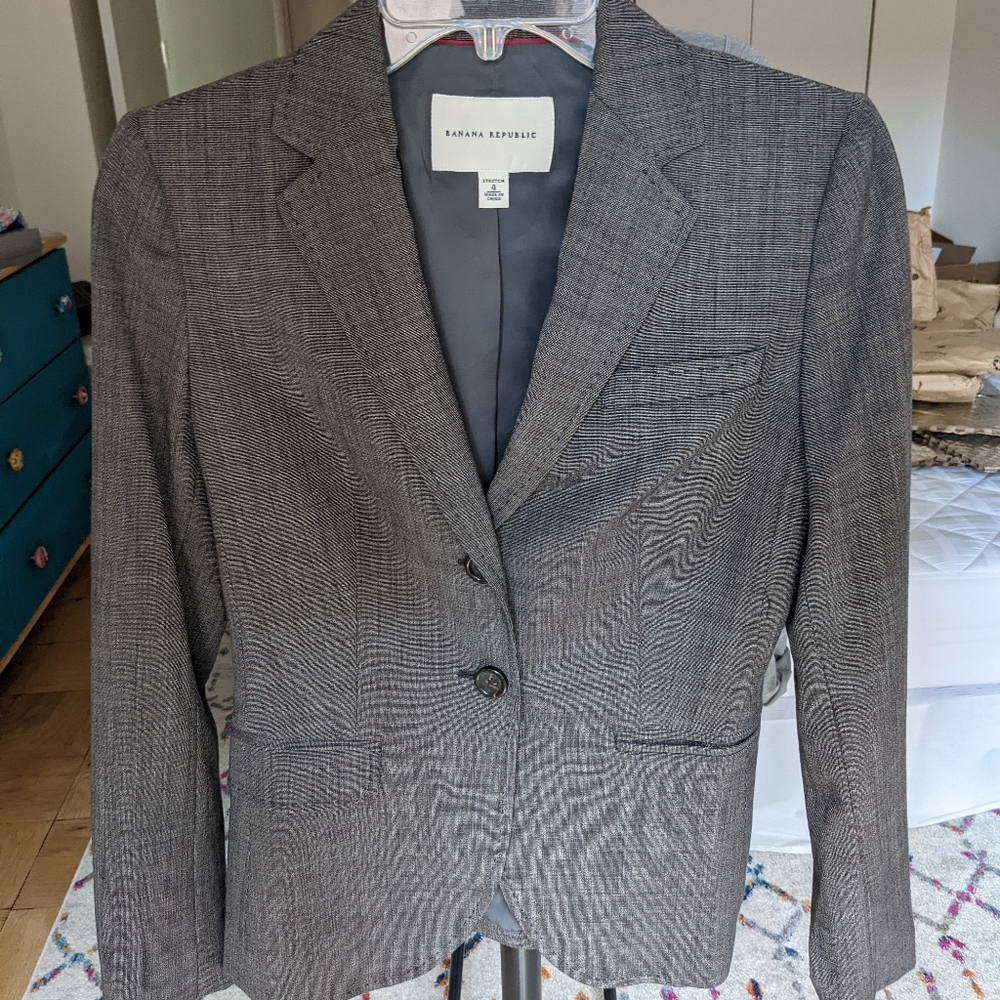 Banana republic size 4 pants suit